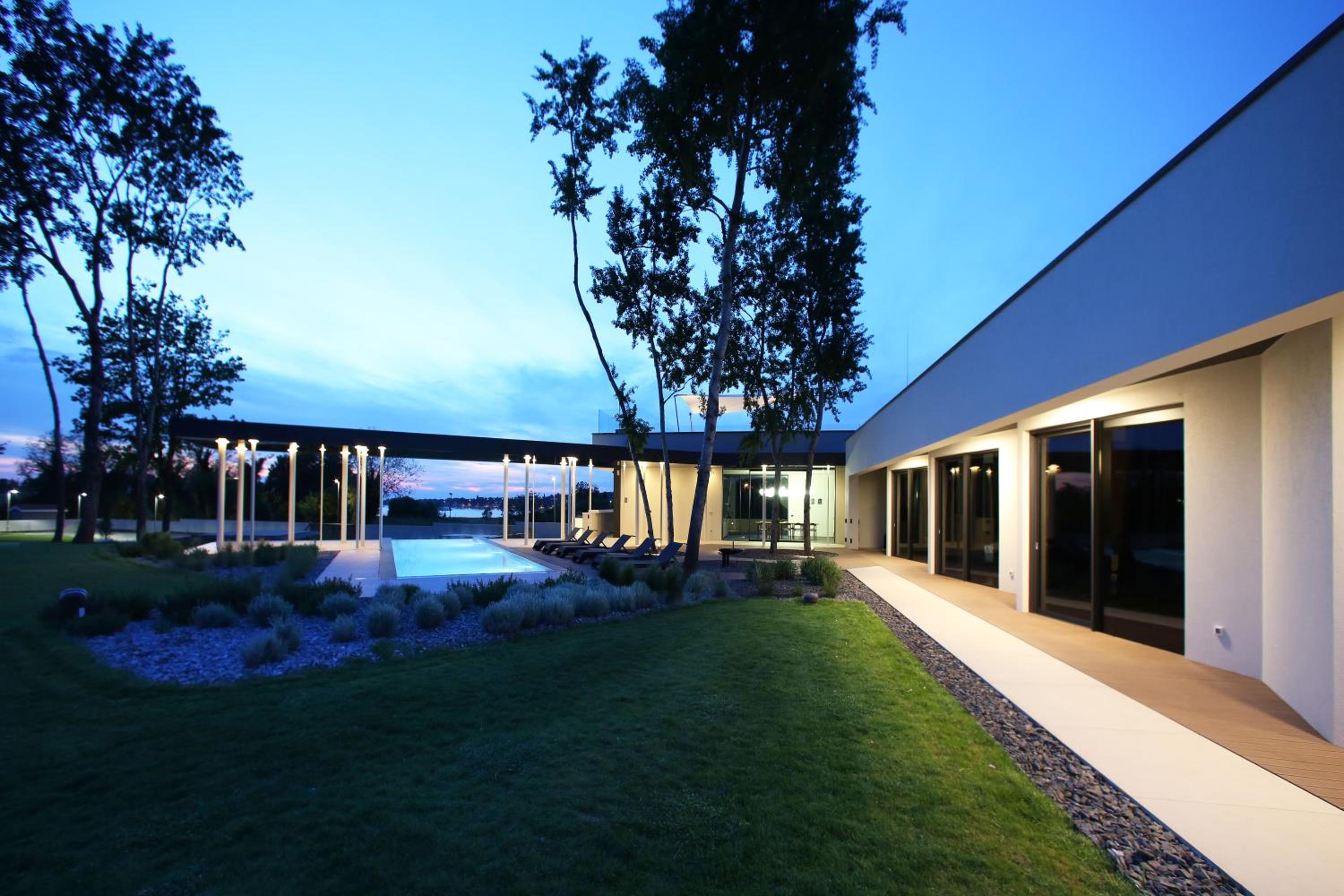 Villa Calvia Crispinilla view 3