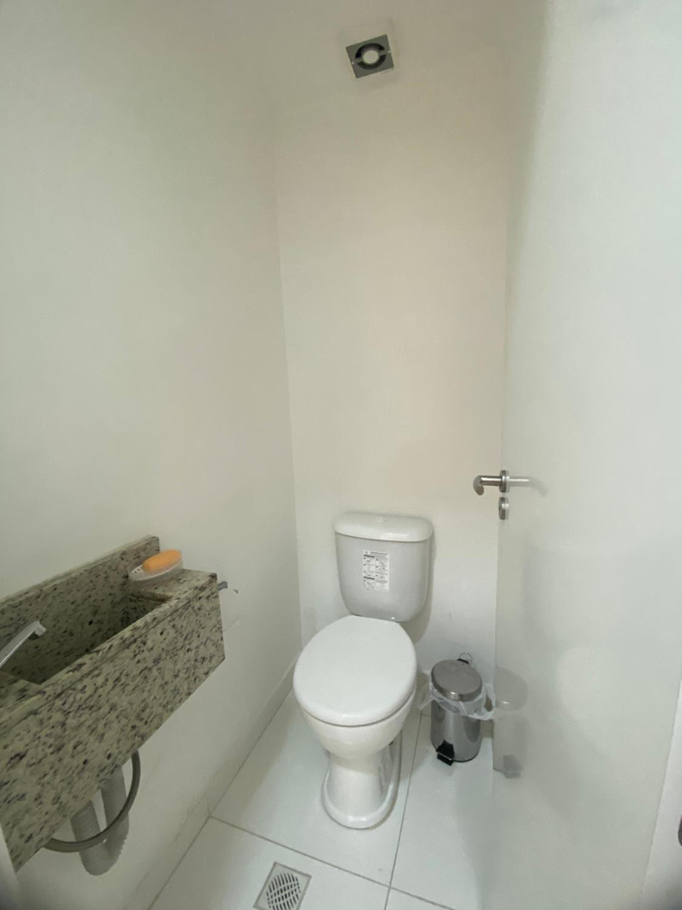 Apê canto do forte,próx praia,centro,garagem,Port 24hs,streaming e Wi-Fi grátis