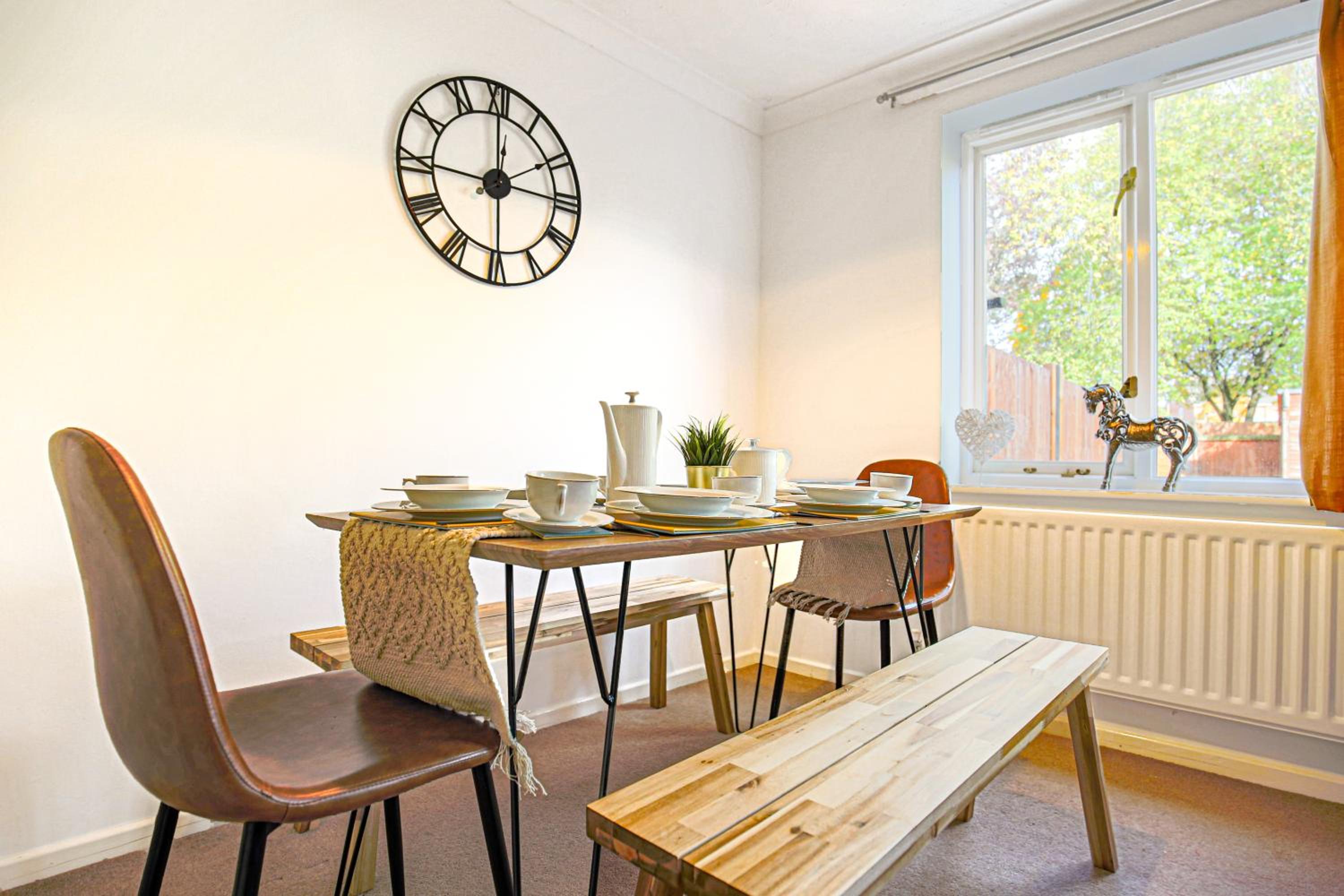 City Centre House • Pool Table • Driveway Parking • Sky TV • Fast Wifi • Yoko Property view 5