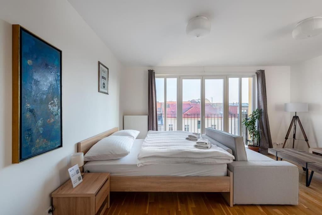 Sunny Safron apartment