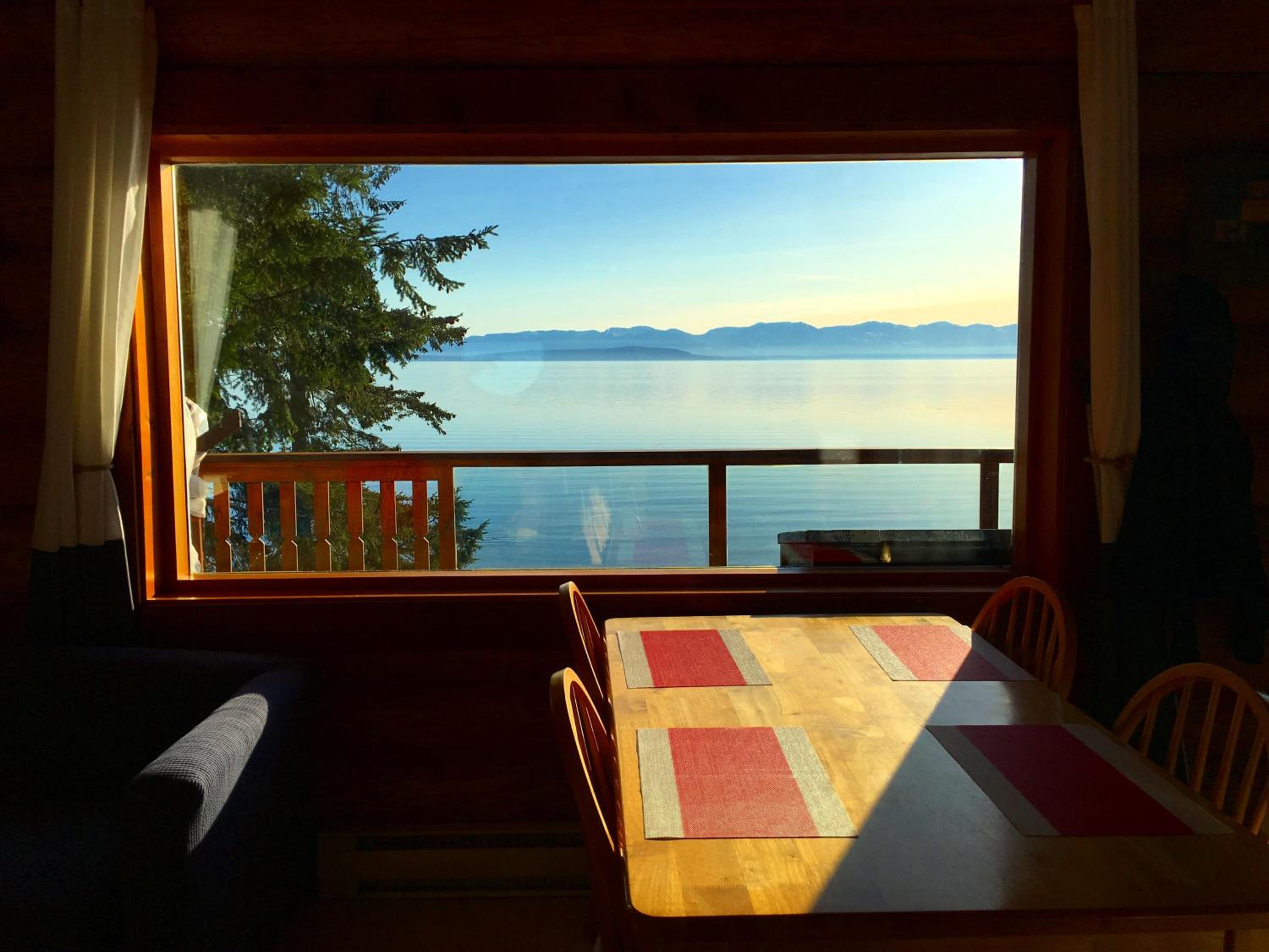The Beach House Texada - Gillies Bay Favourite Cabin