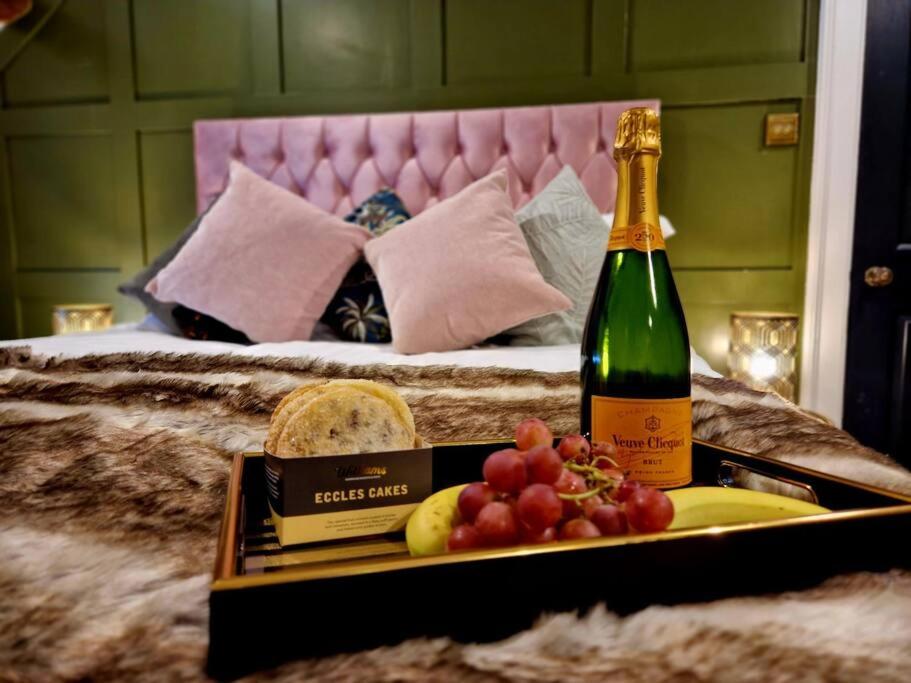 Hamilton-The Cruck Luxury Let view 4