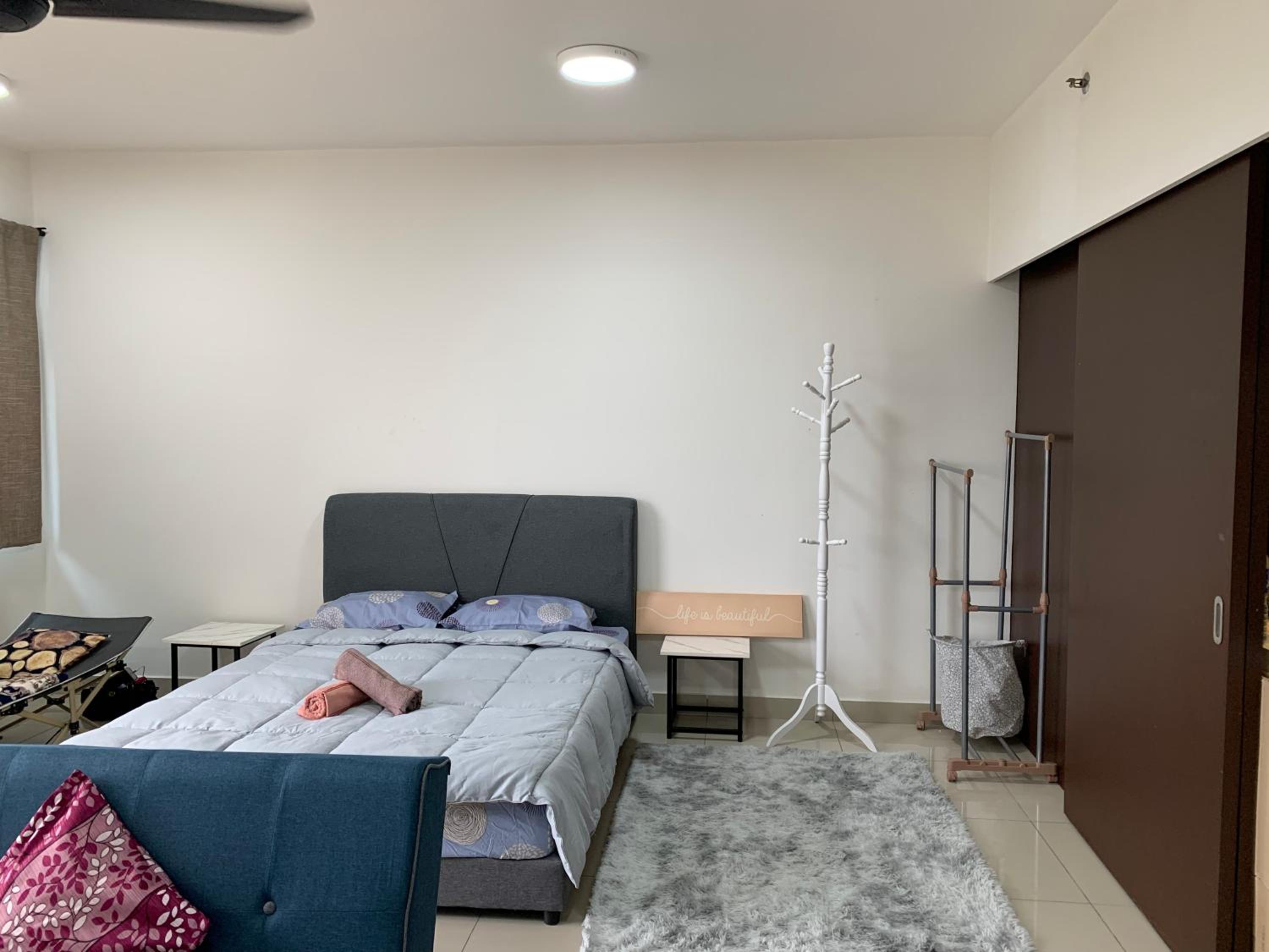 Poolview DillaSuite Trefoil w Wifi Parking Pool Netflix