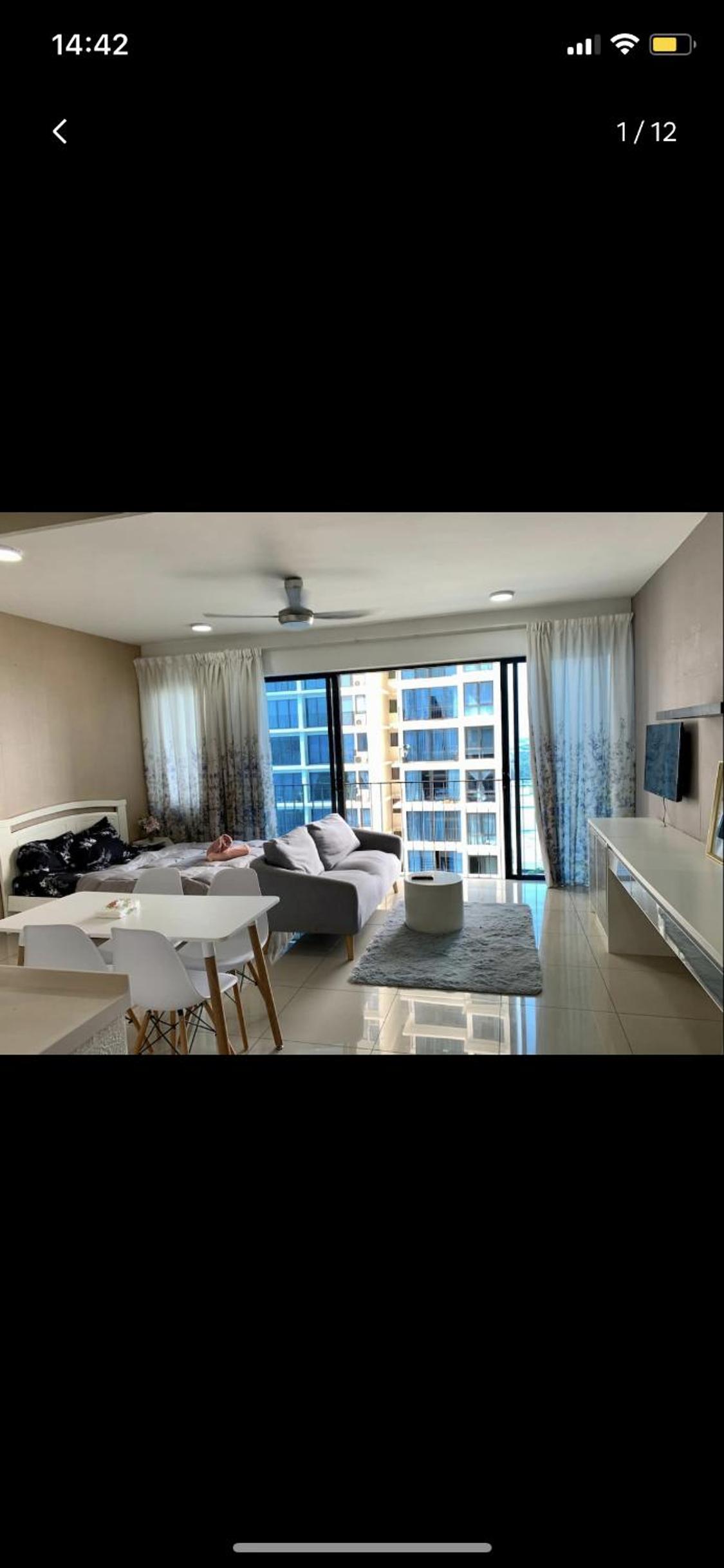 Poolview DillaSuite Trefoil w Wifi Parking Pool Netflix