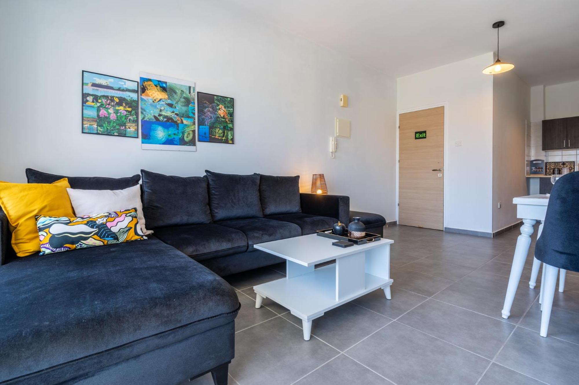 Diamond’s 2-Bedroom Apartment in Larnaca