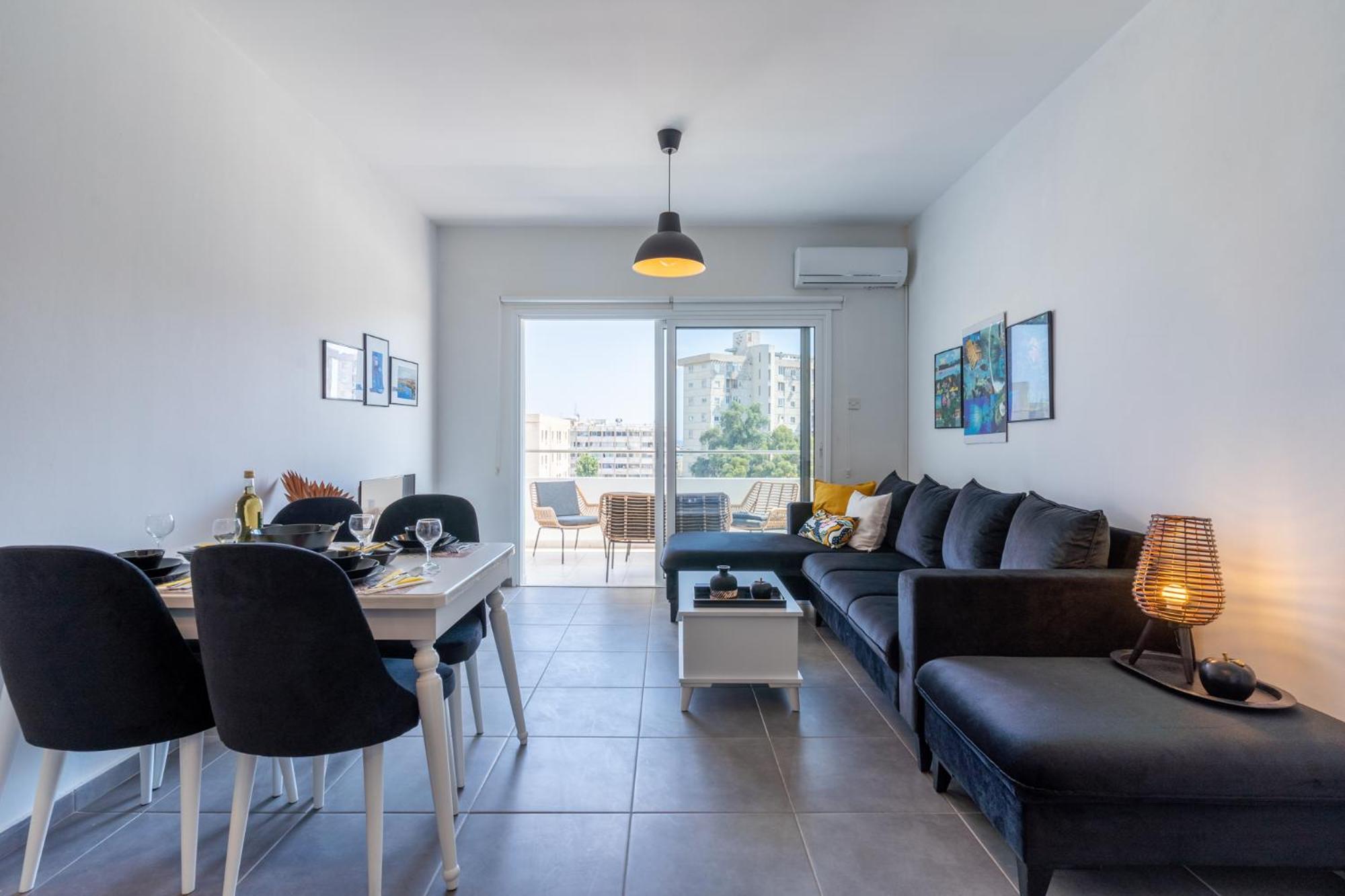 Diamond’s 2-Bedroom Apartment in Larnaca