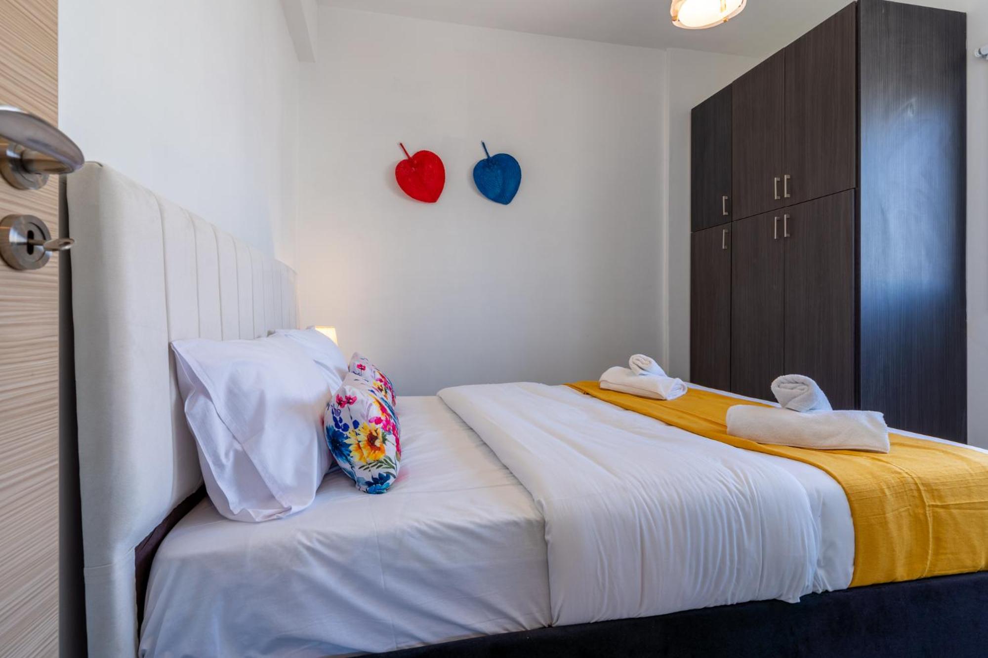 Diamond’s 2-Bedroom Apartment in Larnaca
