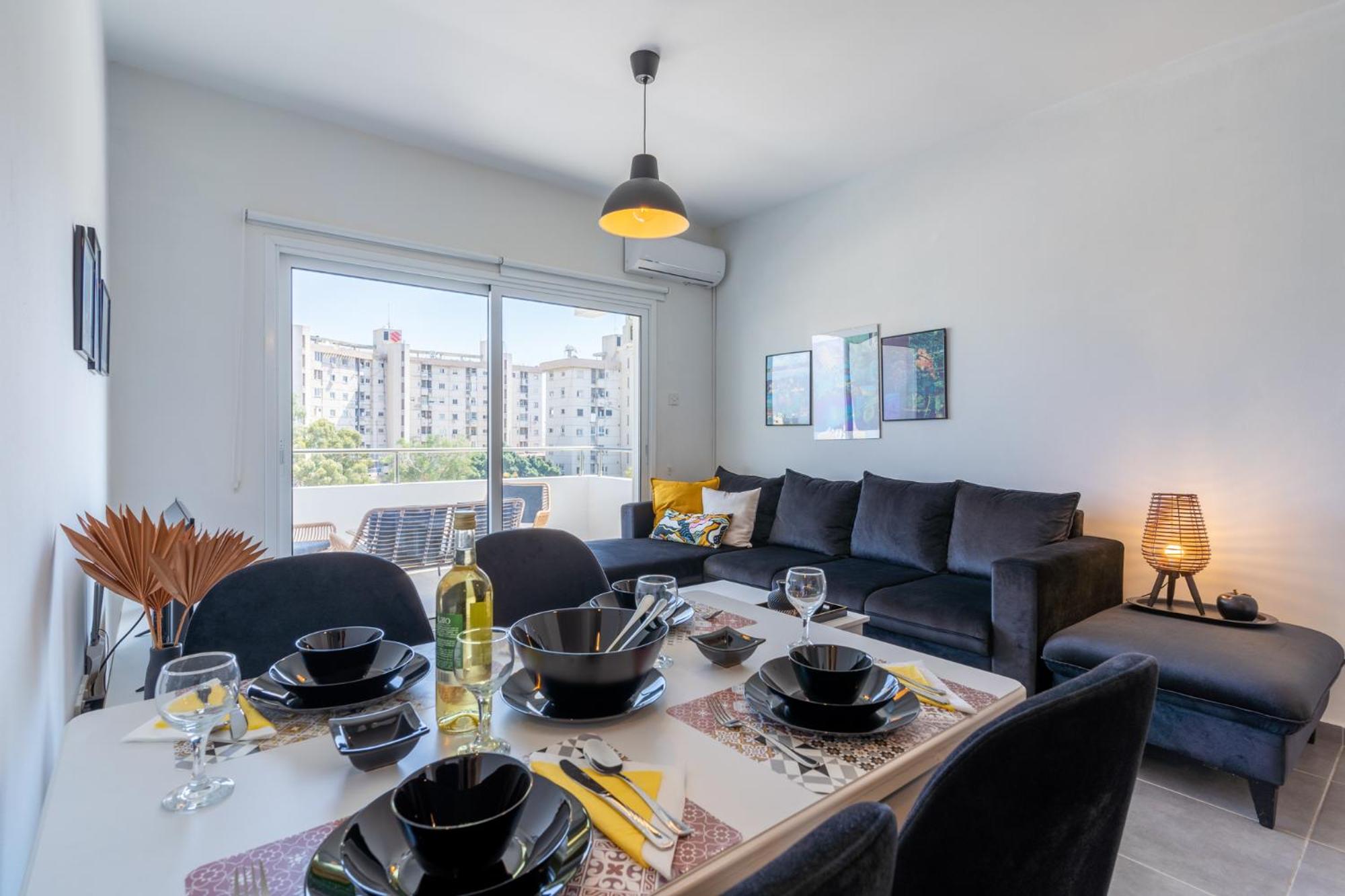 Diamond’s 2-Bedroom Apartment in Larnaca