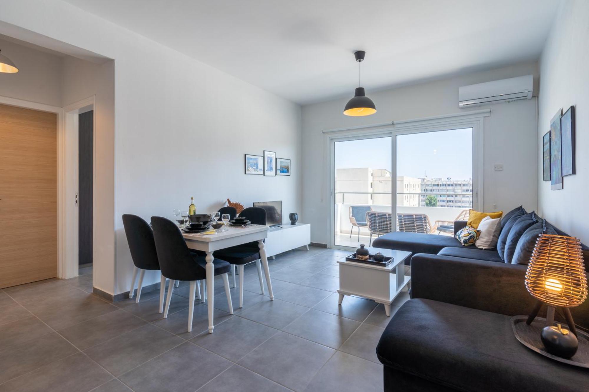 Diamond’s 2-Bedroom Apartment in Larnaca