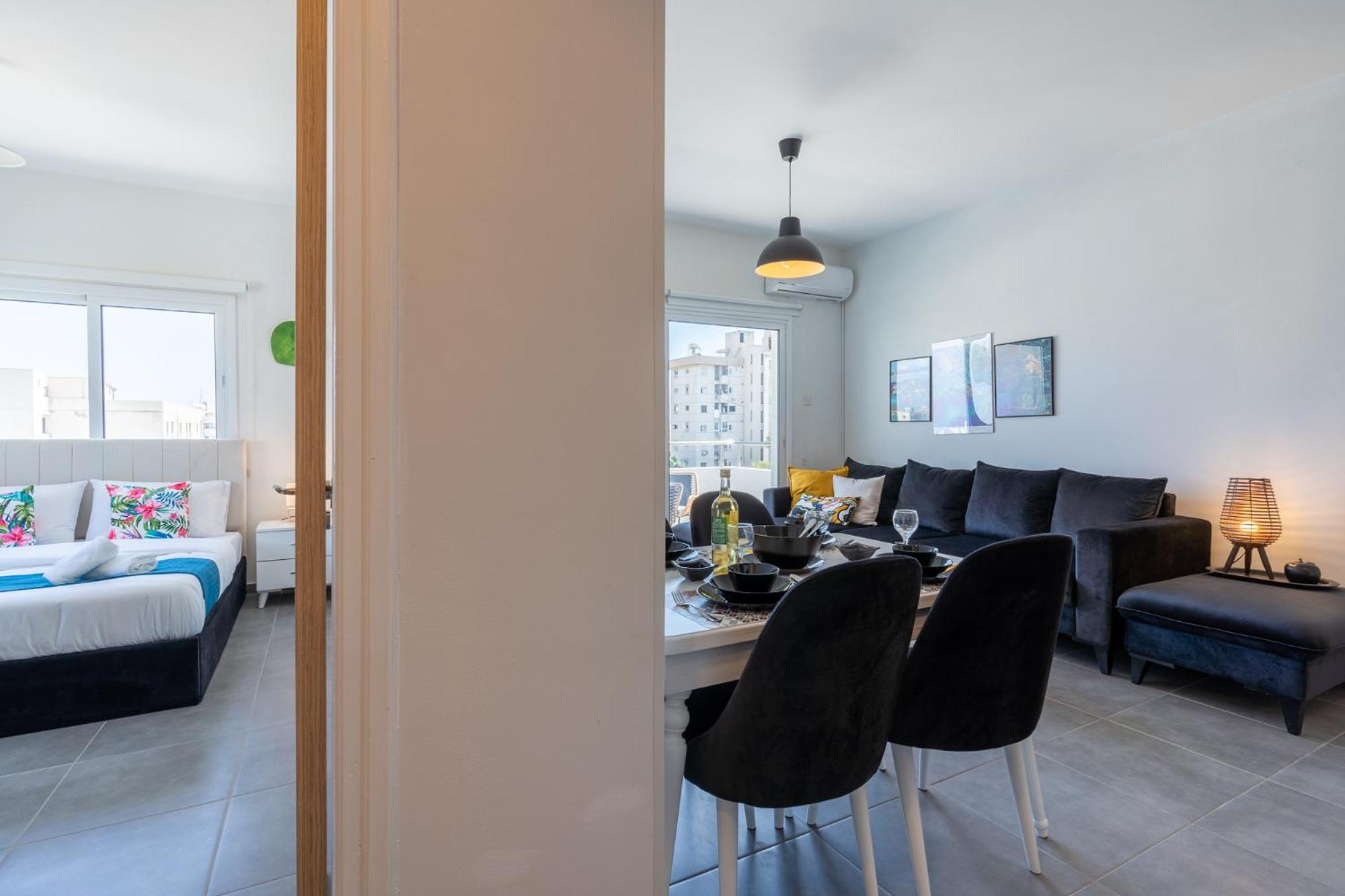 Diamond’s 2-Bedroom Apartment in Larnaca