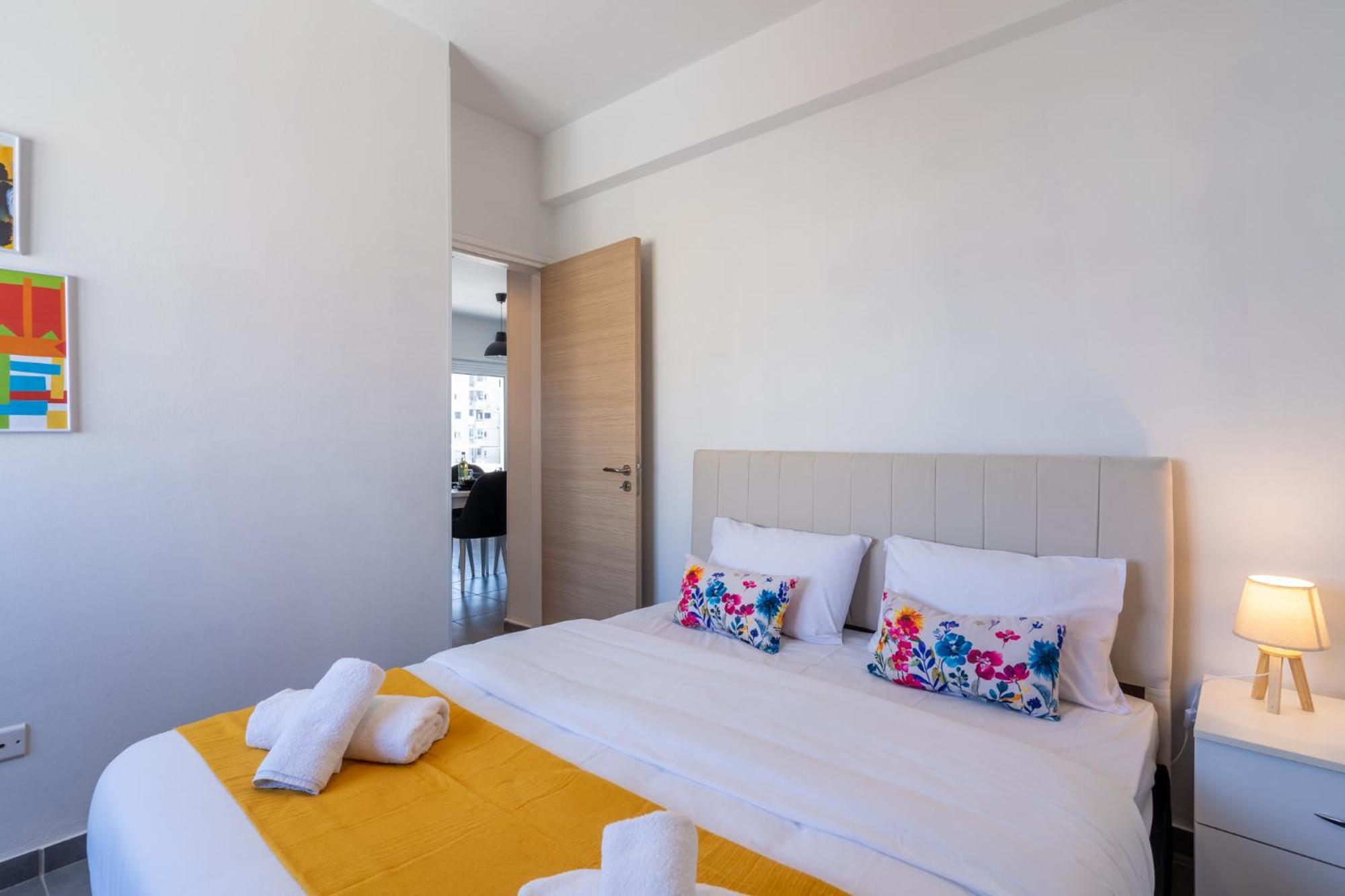 Diamond’s 2-Bedroom Apartment in Larnaca