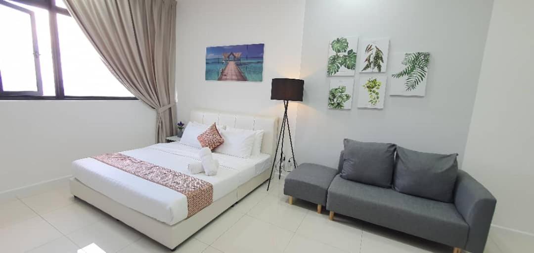 Chambers Residence Luxury Suites by Cozy Stay