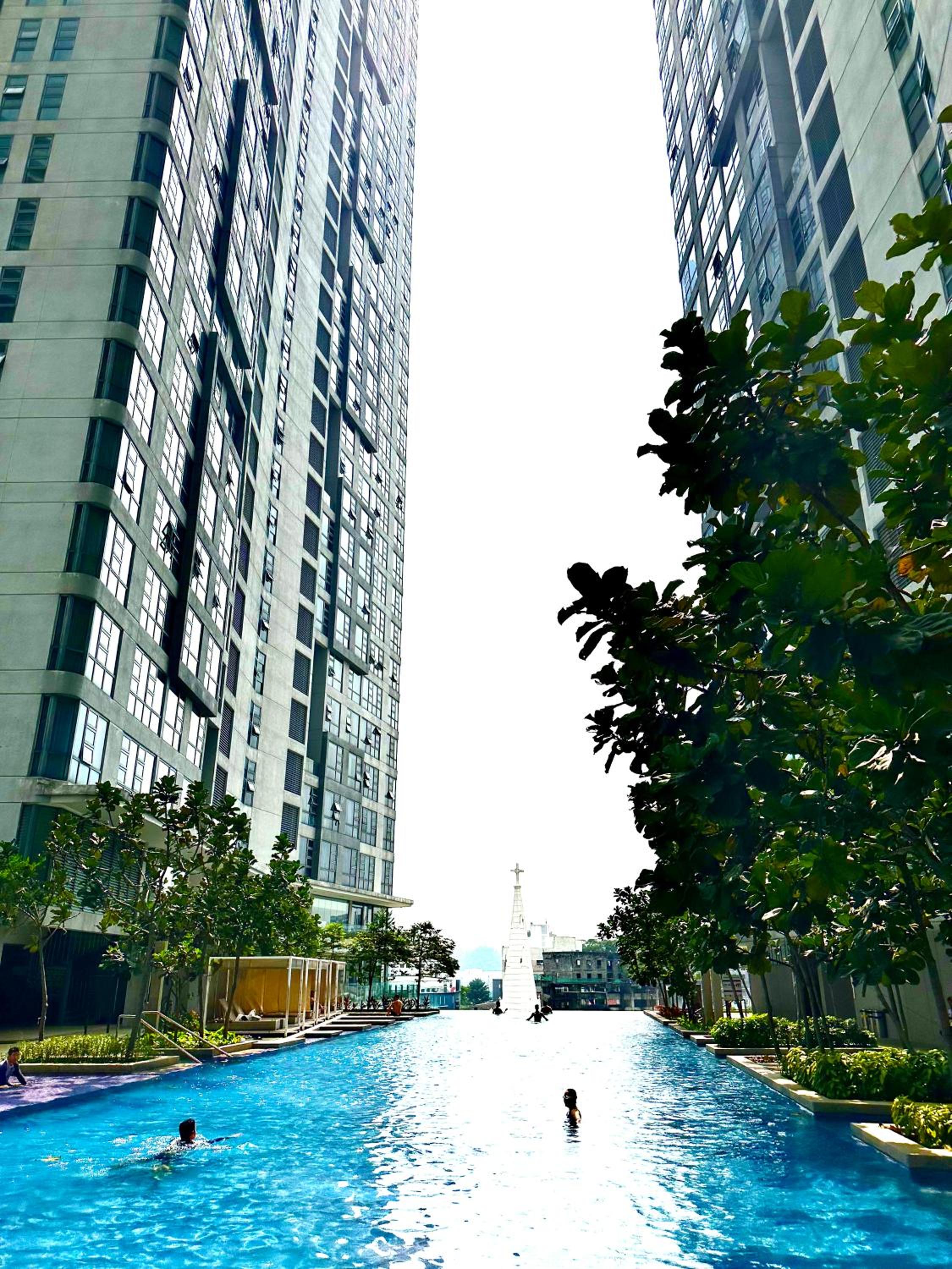 The Robertson 2B at Bukit Bintang with Netflix,trx,klcc,pavilion,lalaport
