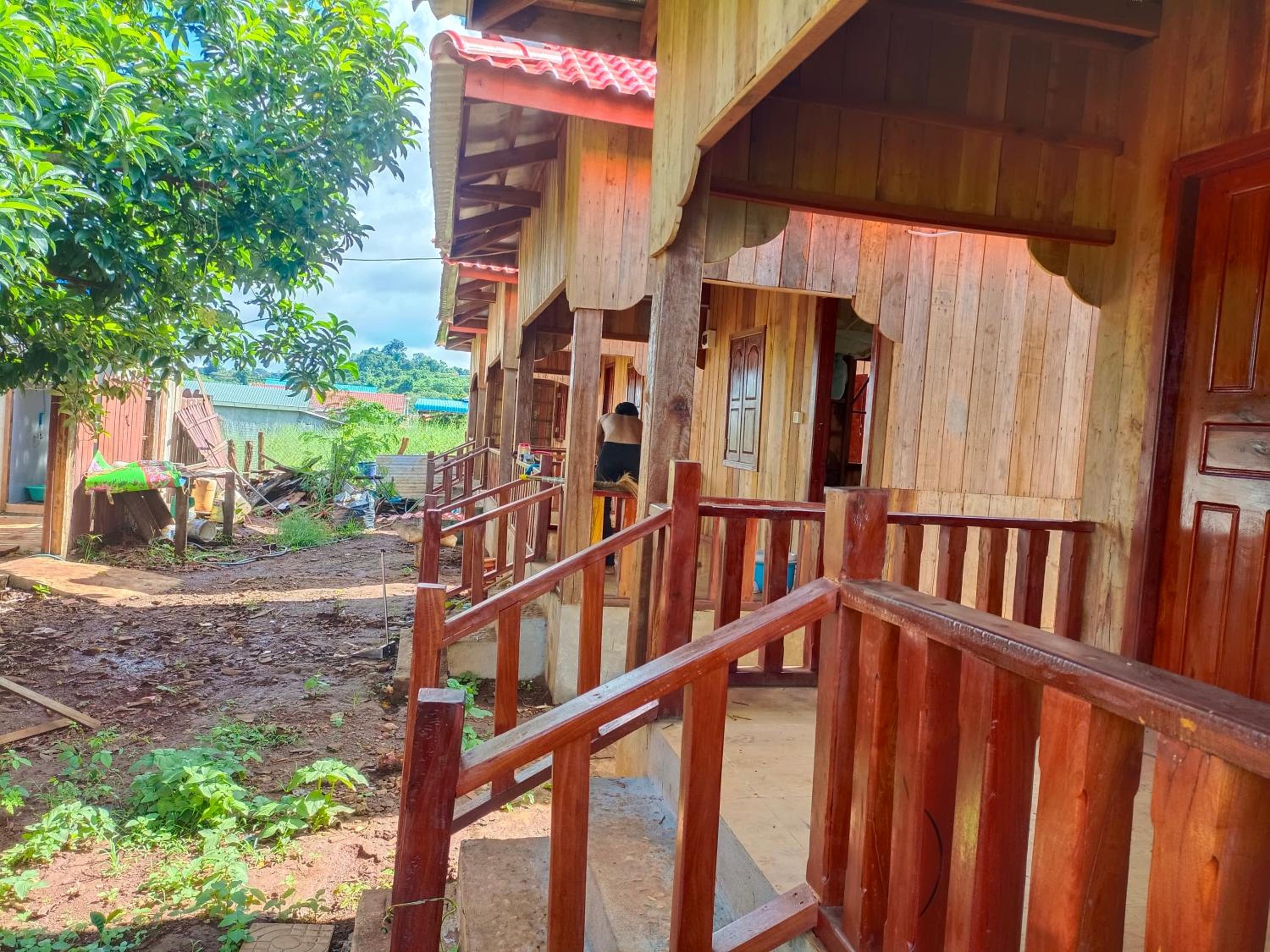 Banlung Hill Top House &Trekking