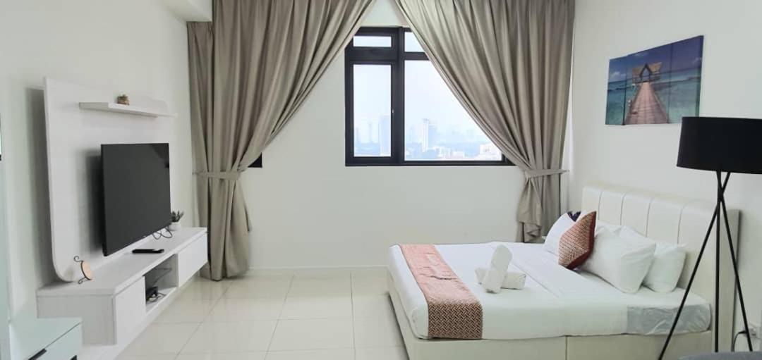 Chambers Residence Luxury Suites by Cozy Stay