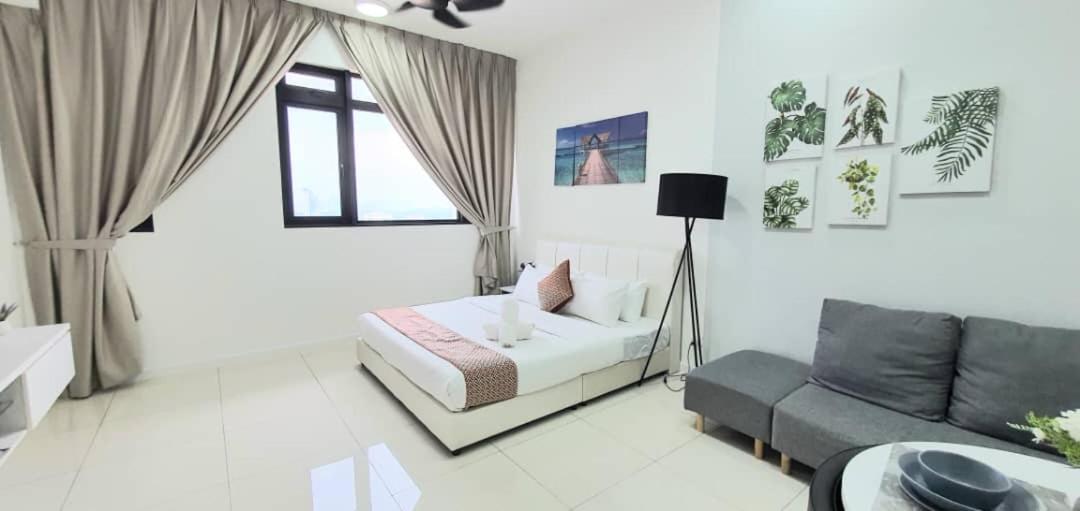 Chambers Residence Luxury Suites by Cozy Stay
