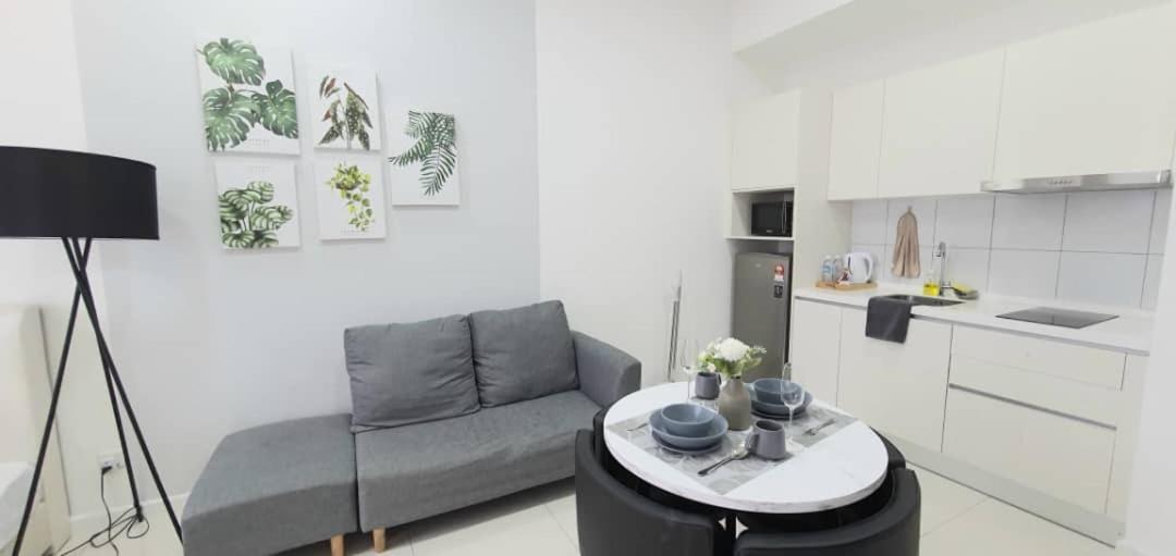 Chambers Residence Luxury Suites by Cozy Stay