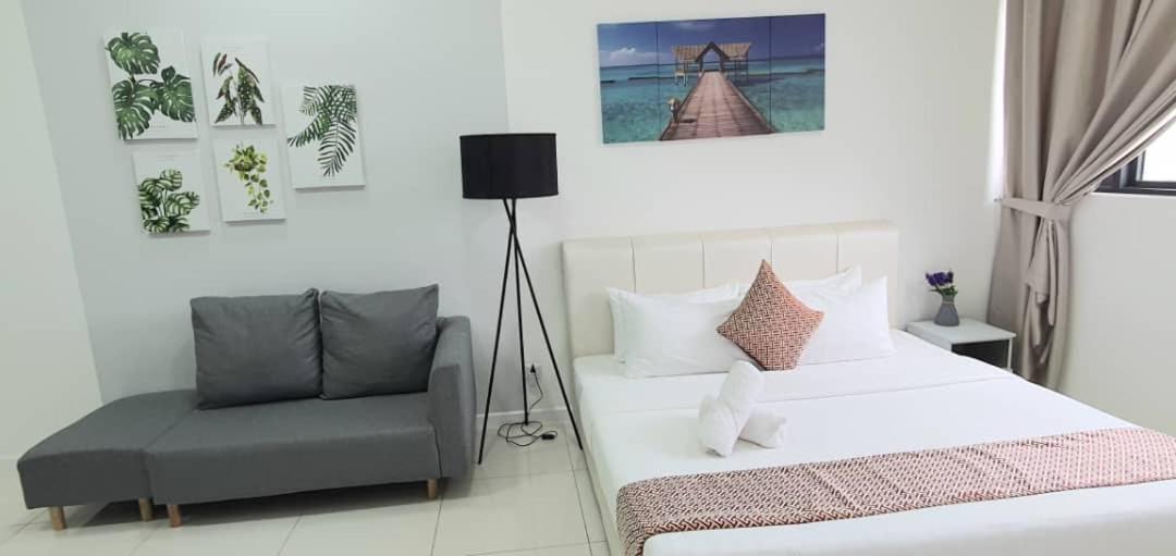 Chambers Residence Luxury Suites by Cozy Stay