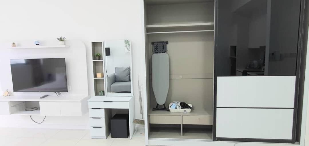 Chambers Residence Luxury Suites by Cozy Stay