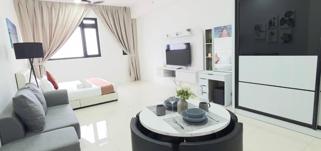 Chambers Residence Luxury Suites by Cozy Stay