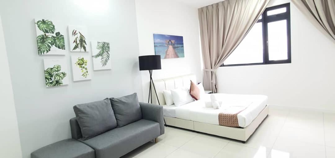 Chambers Residence Luxury Suites by Cozy Stay