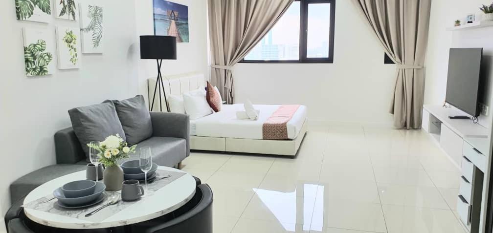 Chambers Residence Luxury Suites by Cozy Stay