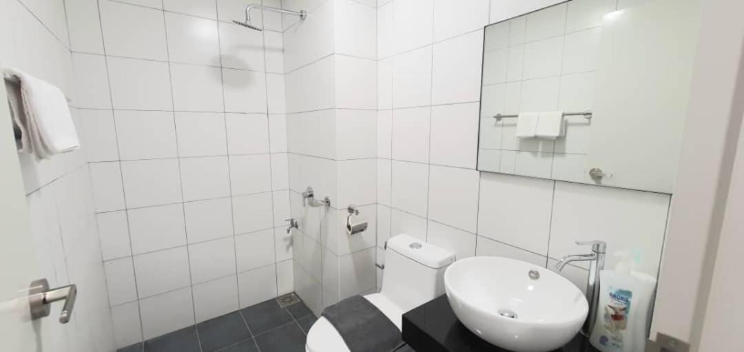 Chambers Residence Luxury Suites by Cozy Stay