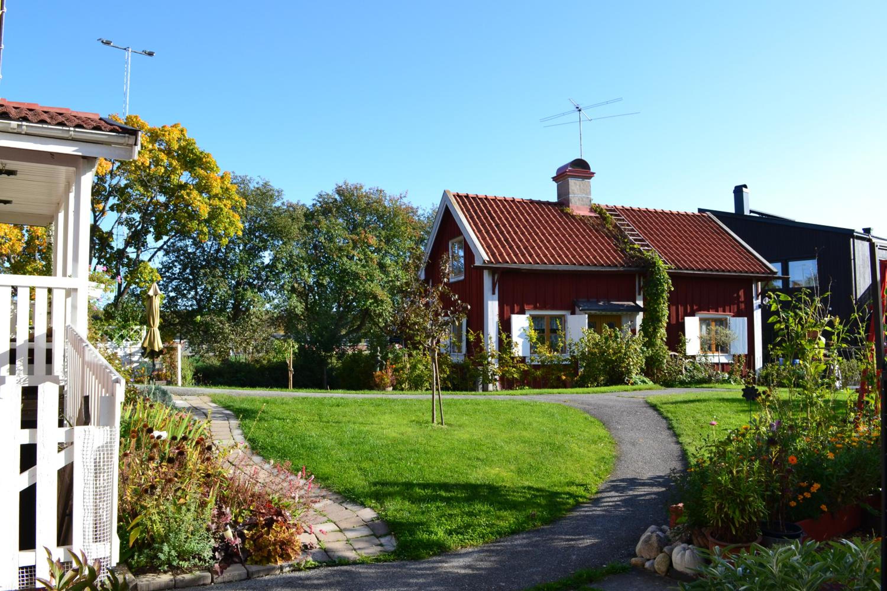 Rustik gäststuga med lantlig känsla nära Örebro city view 5