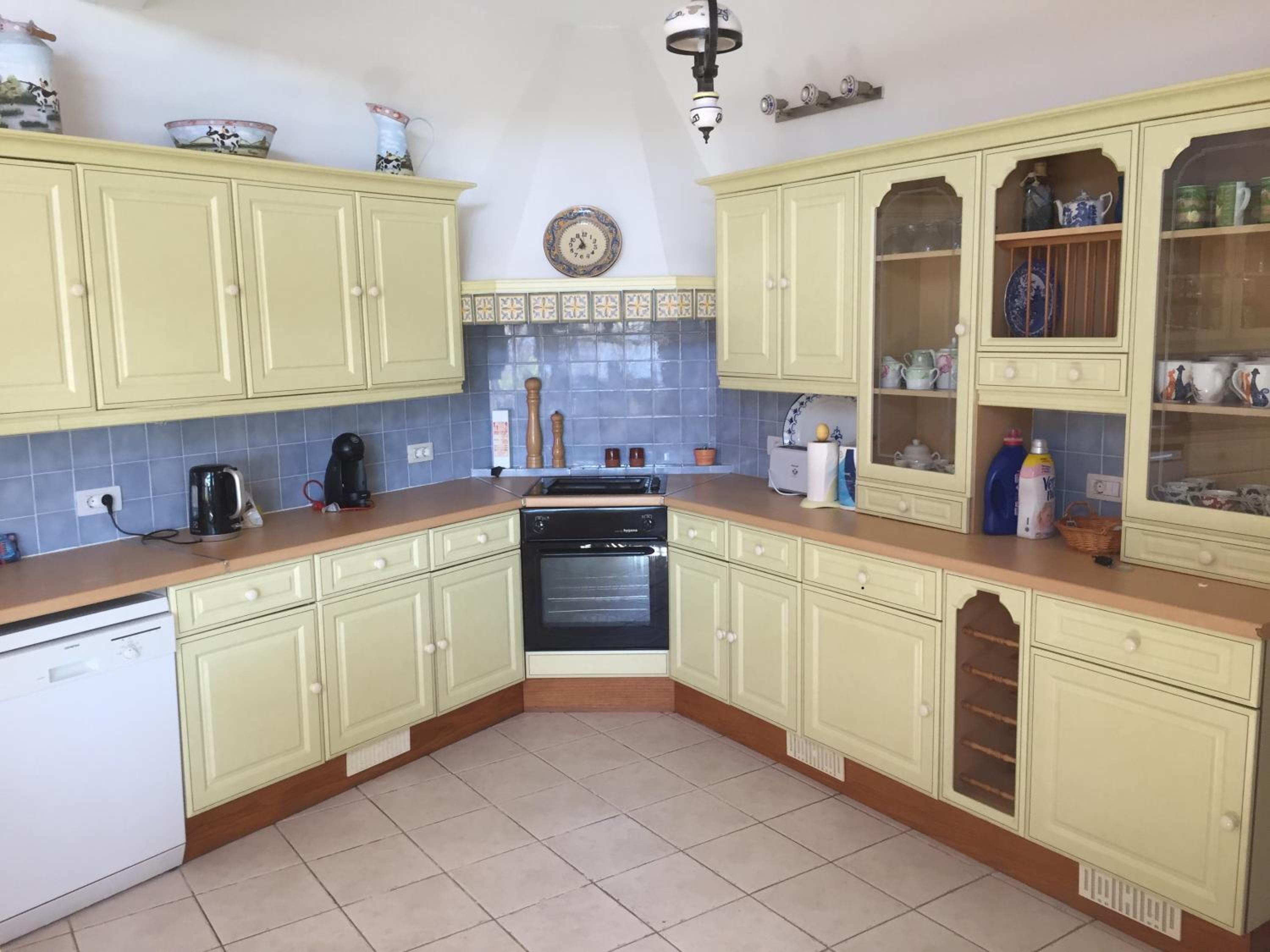 Spacious characterful villa with spectacular views in quiet rural setting.