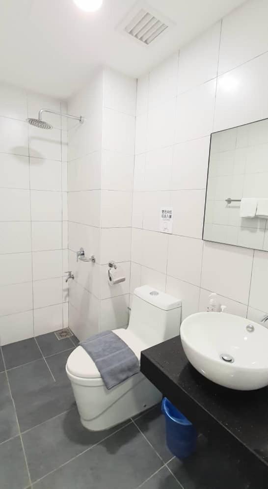 Chambers Residence Luxury Suites by Cozy Stay