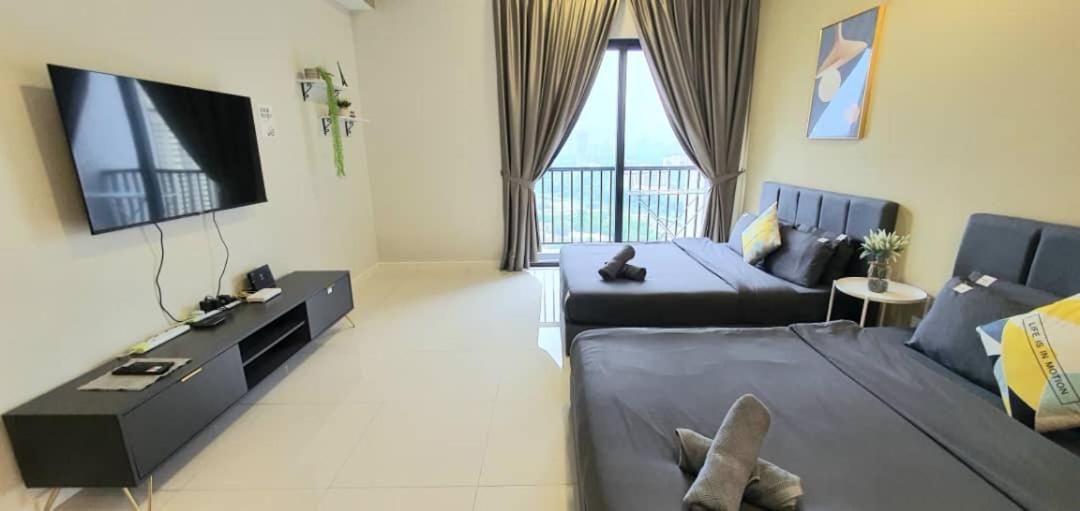 Chambers Residence Luxury Suites by Cozy Stay