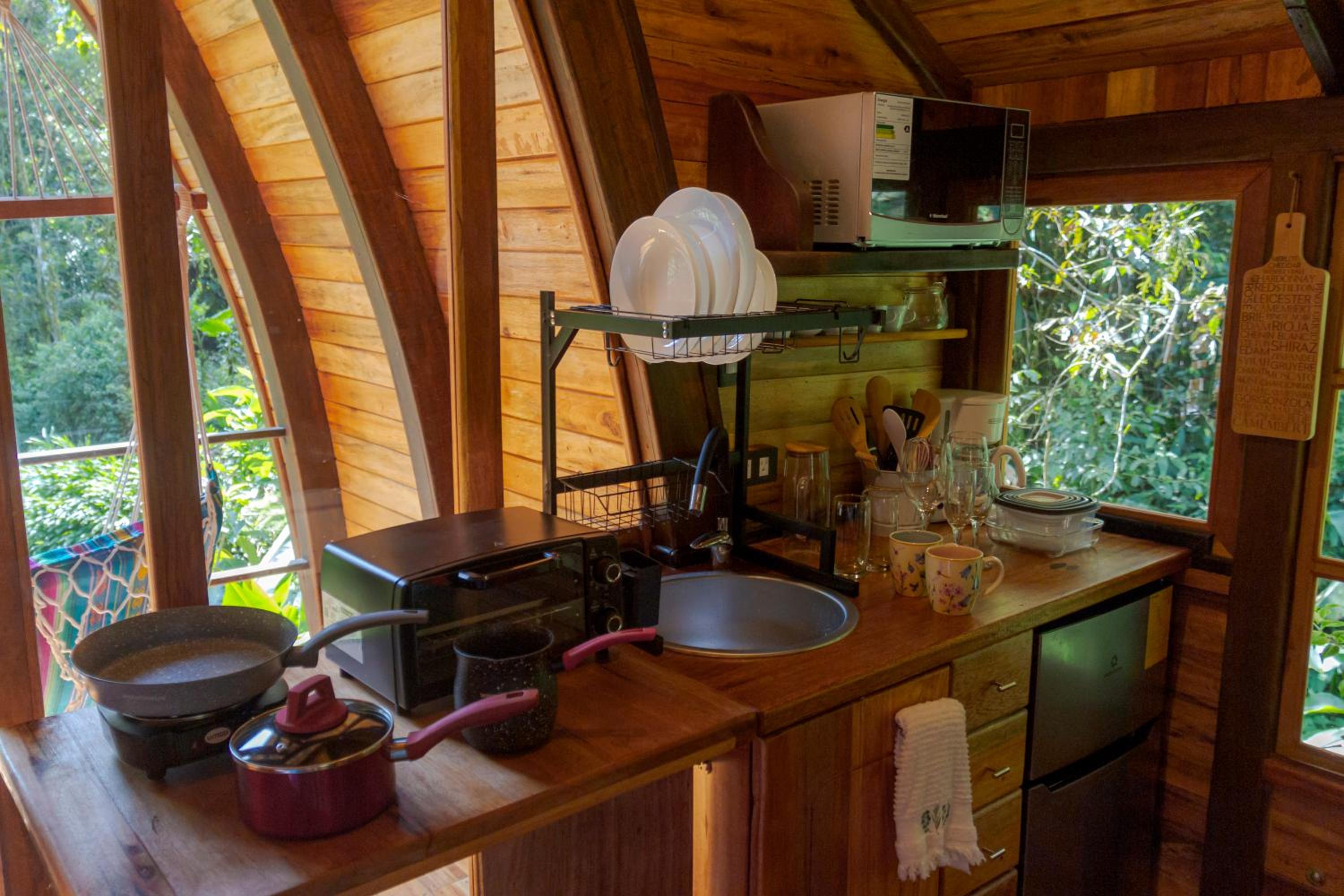 Sacha Urco Lodge -Private Cloud Forest Reserve in Mindo- 4x4 recommended March-April