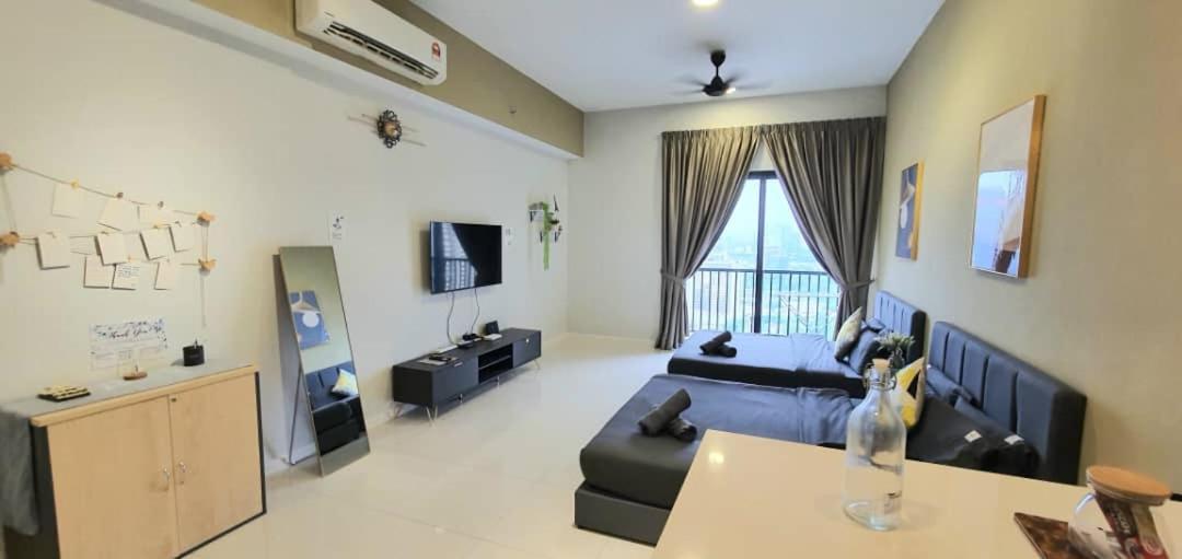 Chambers Residence Luxury Suites by Cozy Stay