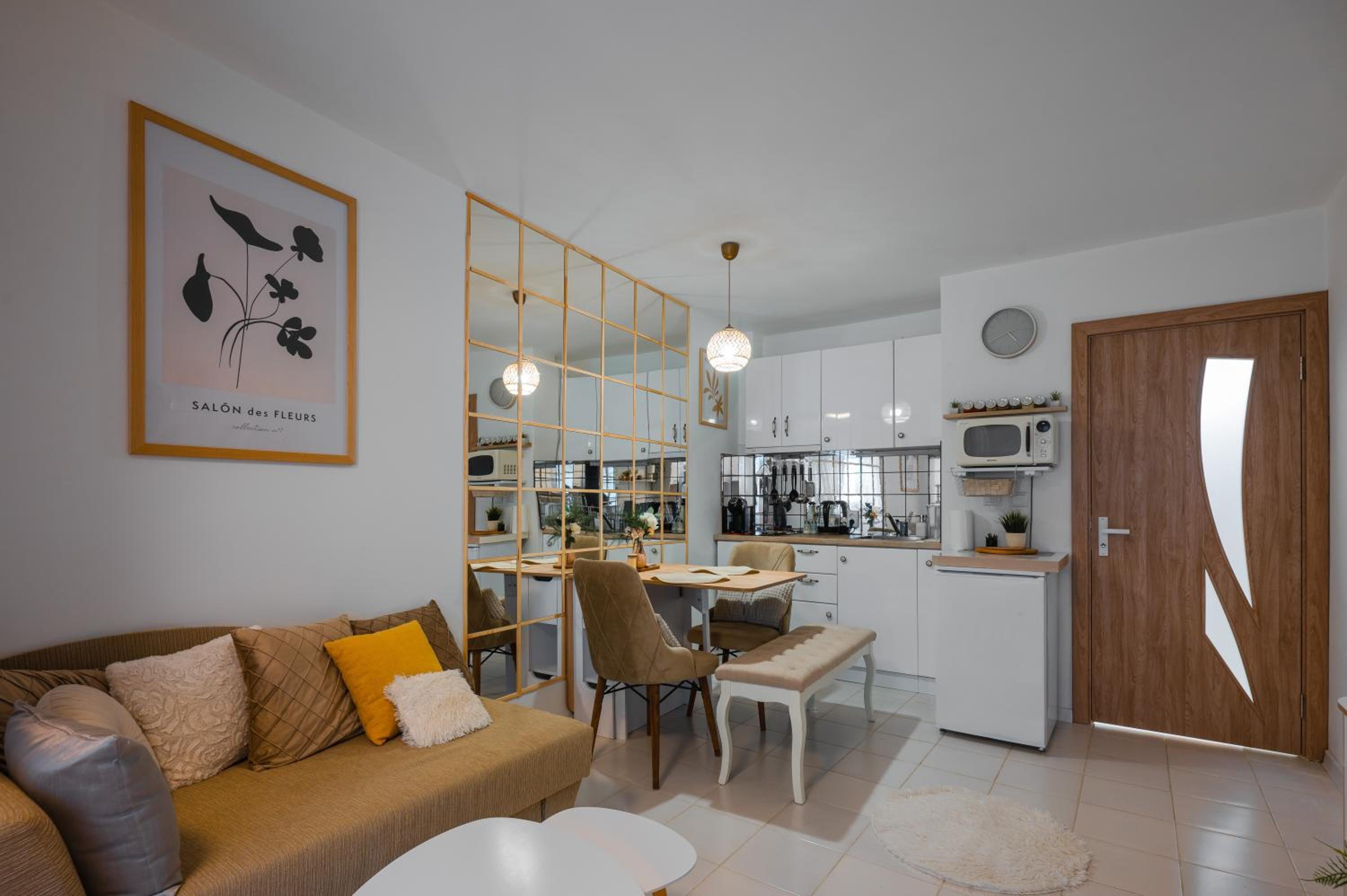 Cozy Studio - Your Home Away From Home by Flat Mаnager