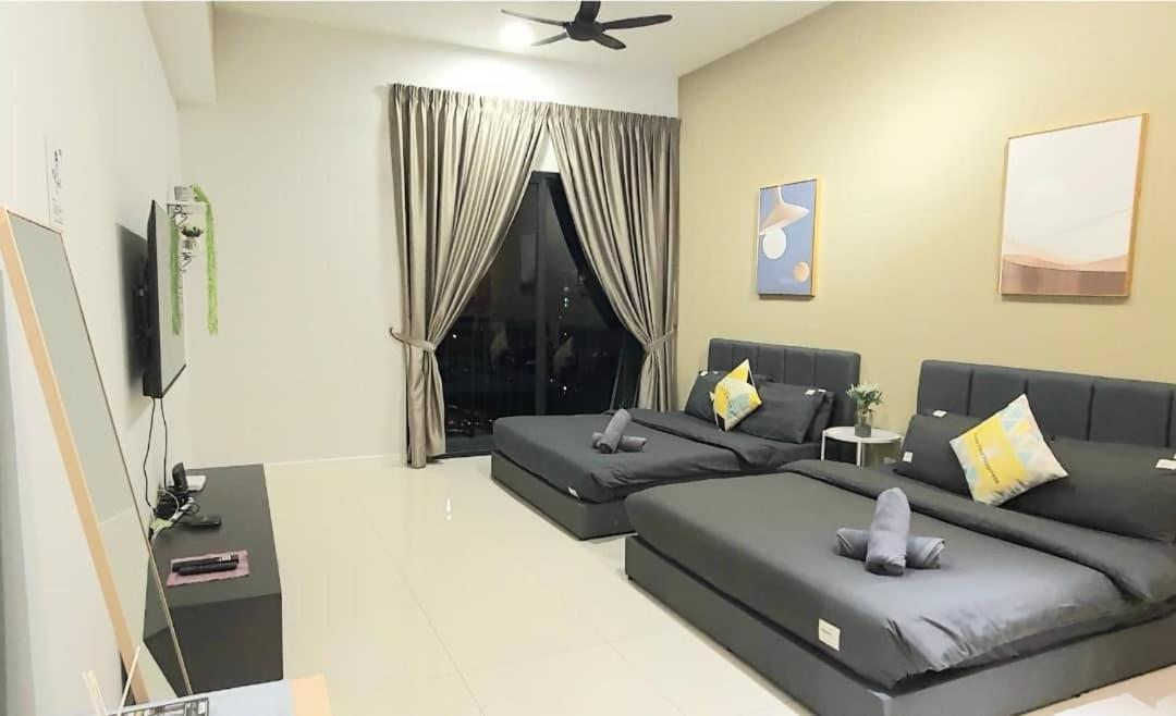 Chambers Residence Luxury Suites by Cozy Stay