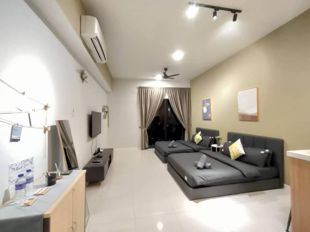 Chambers Residence Luxury Suites by Cozy Stay