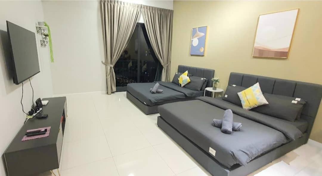 Chambers Residence Luxury Suites by Cozy Stay