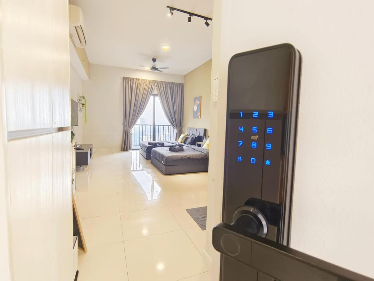 Chambers Residence Luxury Suites by Cozy Stay