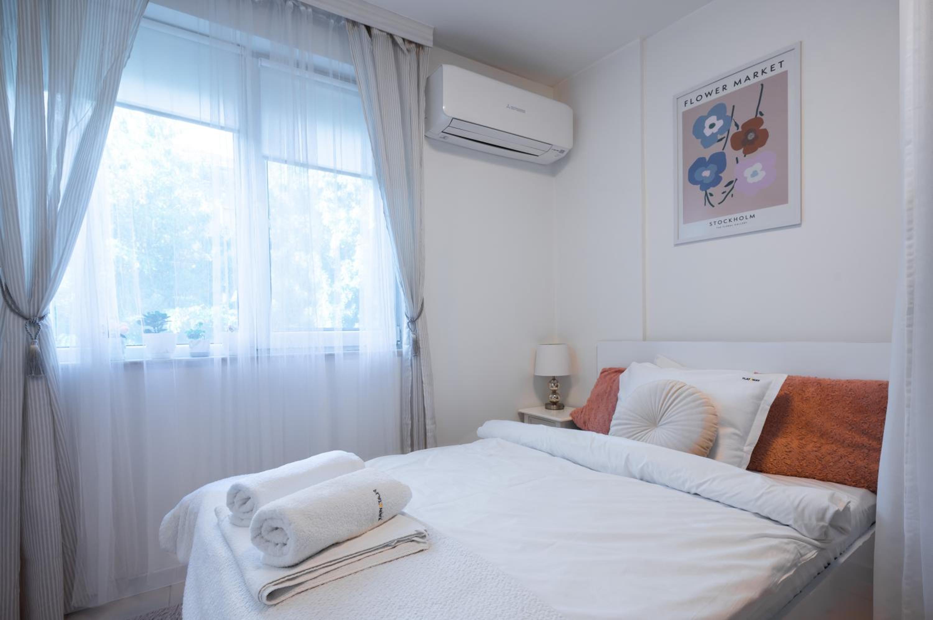 Cozy Studio - Your Home Away From Home by Flat Mаnager