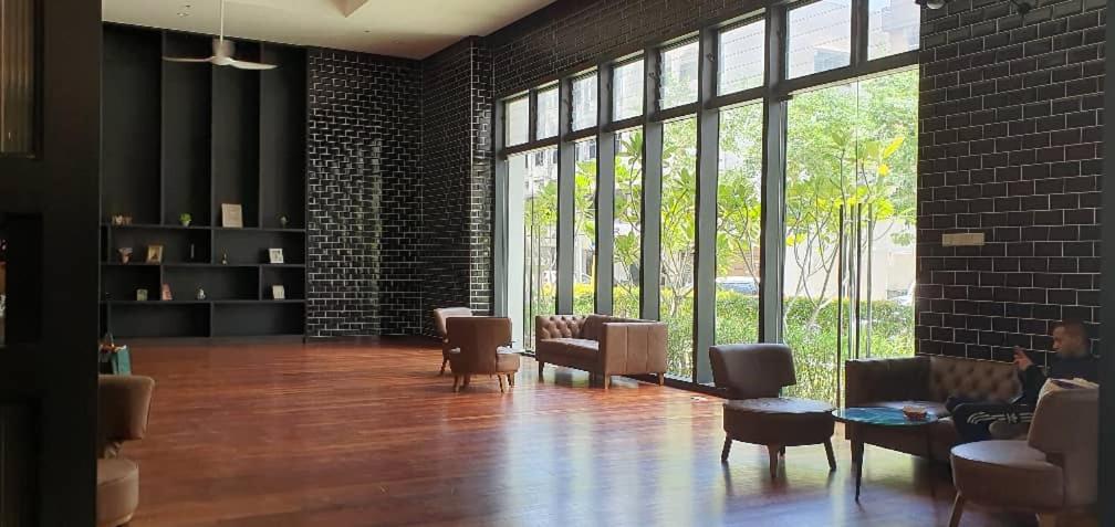 Chambers Residence Luxury Suites by Cozy Stay