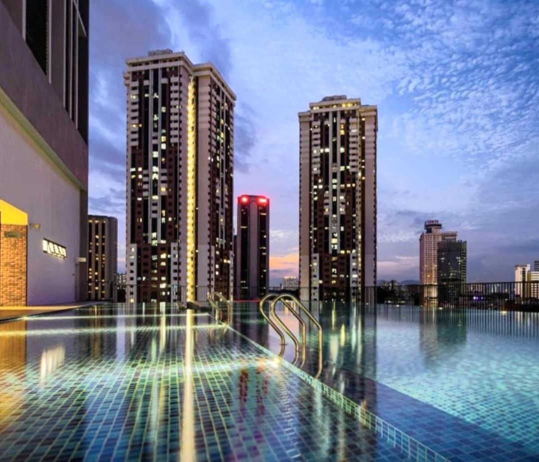 Chambers Residence Luxury Suites by Cozy Stay