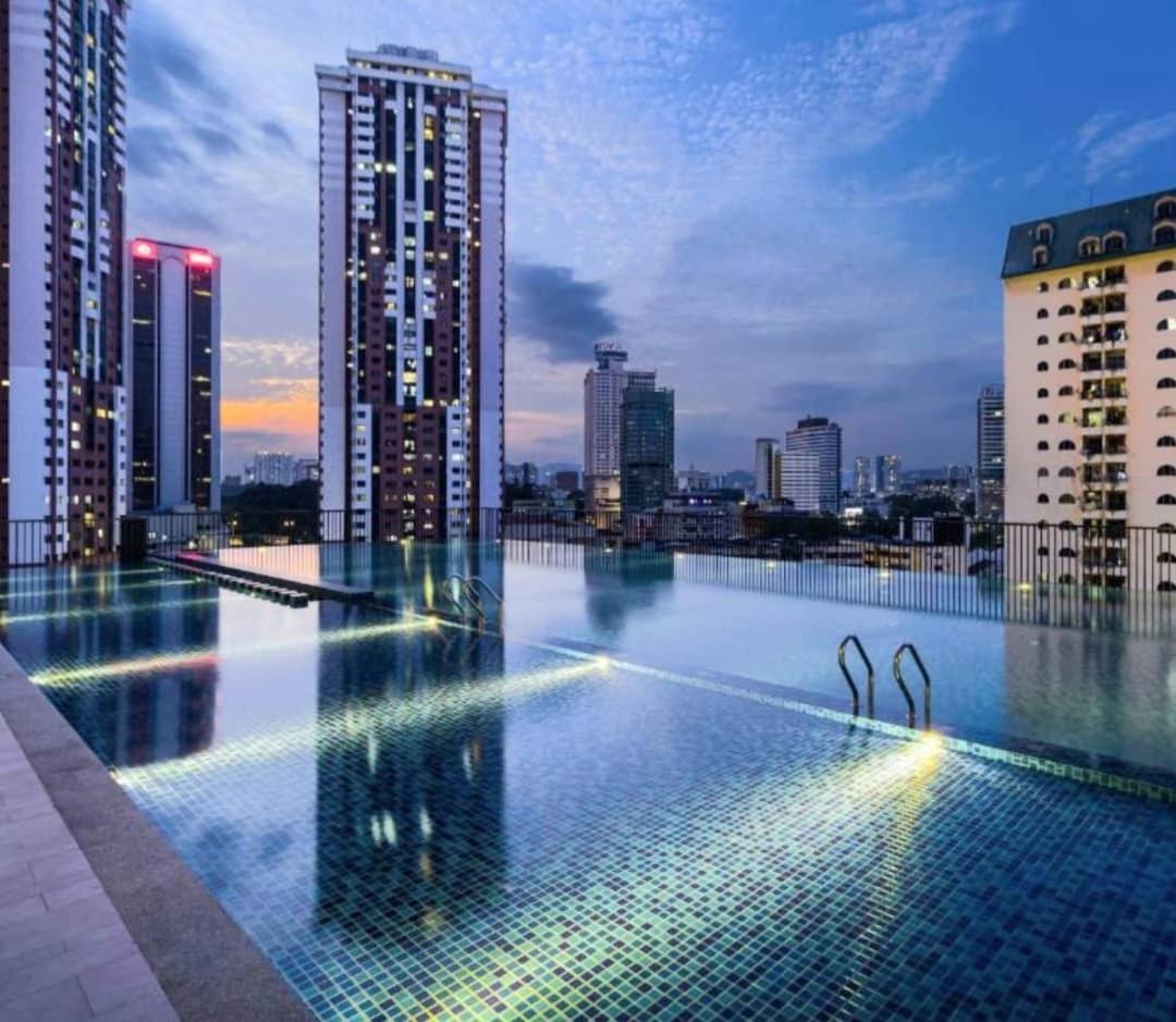 Chambers Residence Luxury Suites by Cozy Stay