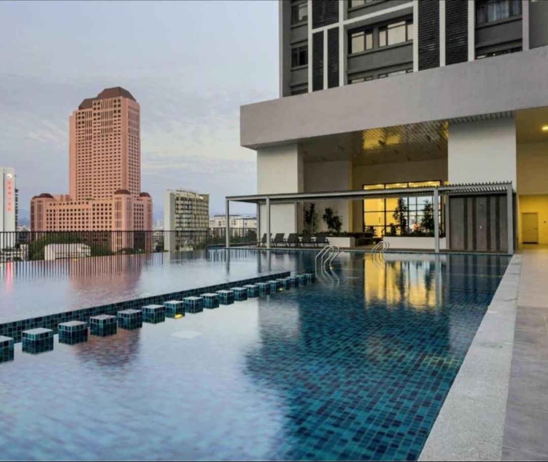 Chambers Residence Luxury Suites by Cozy Stay