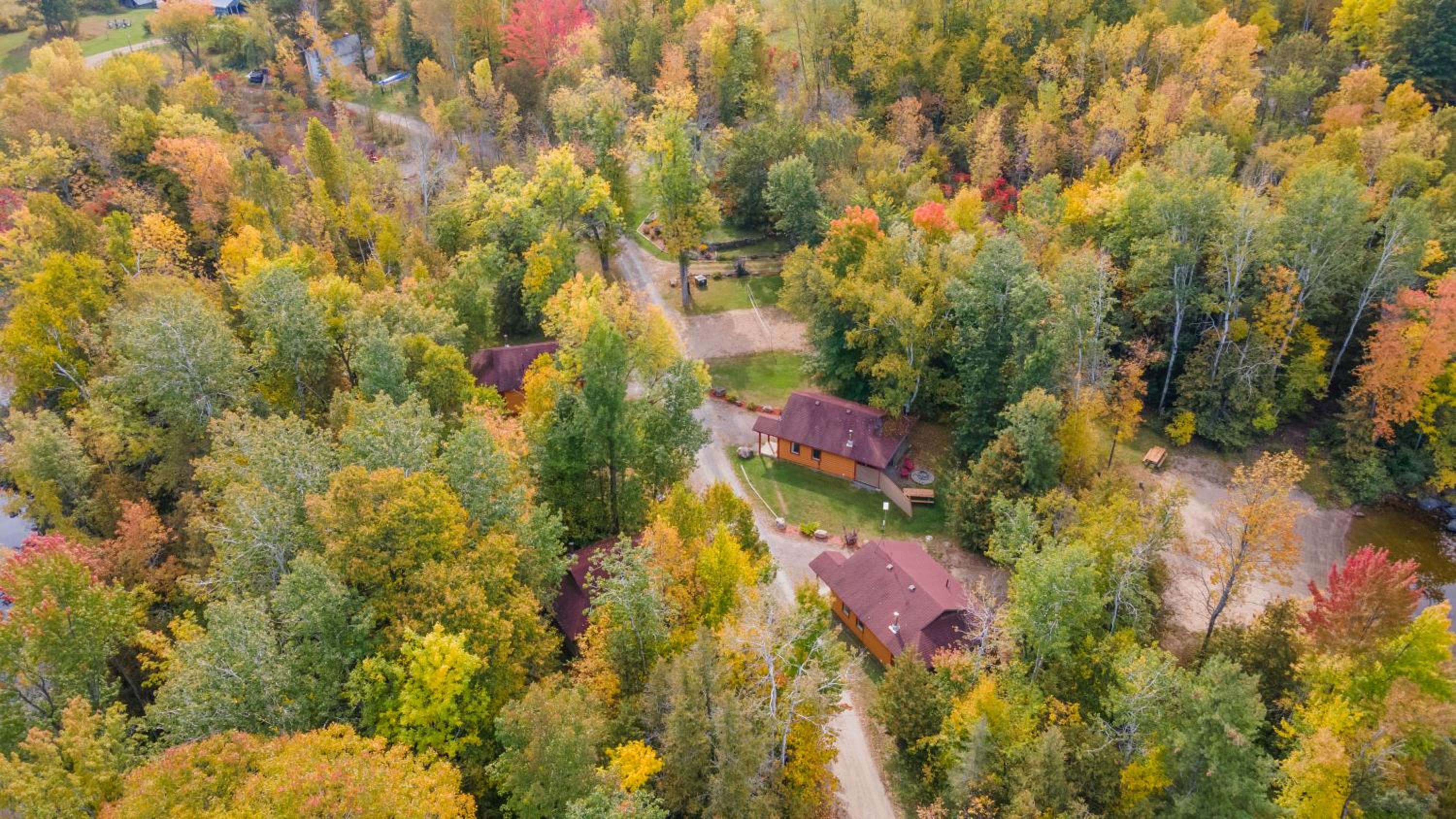 Lakepoint Cottage Resort