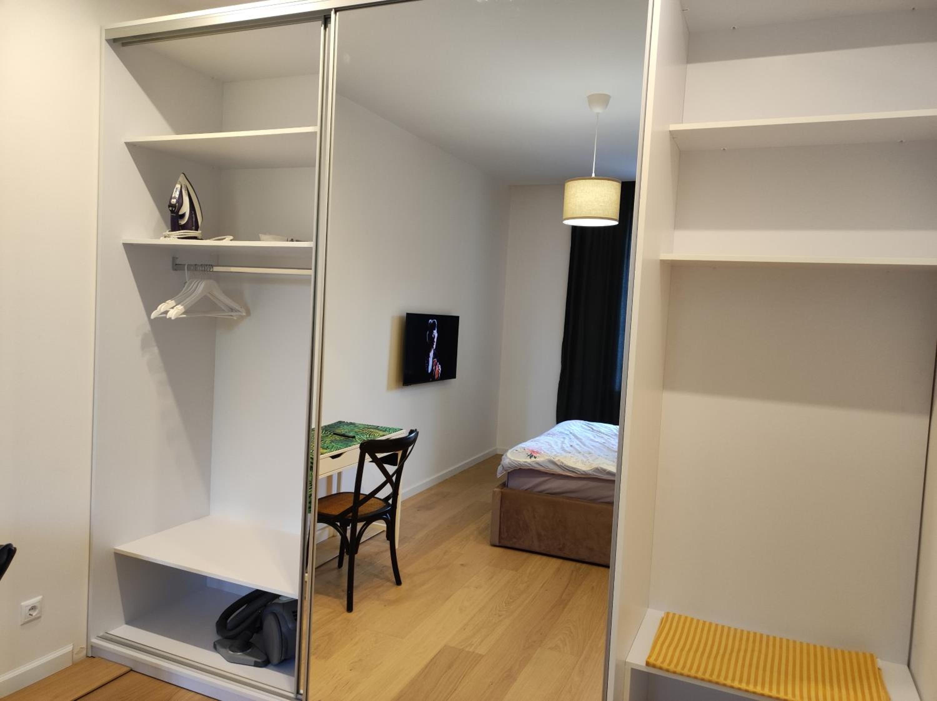 Lux apartment, near metro Vasylkivska view 2