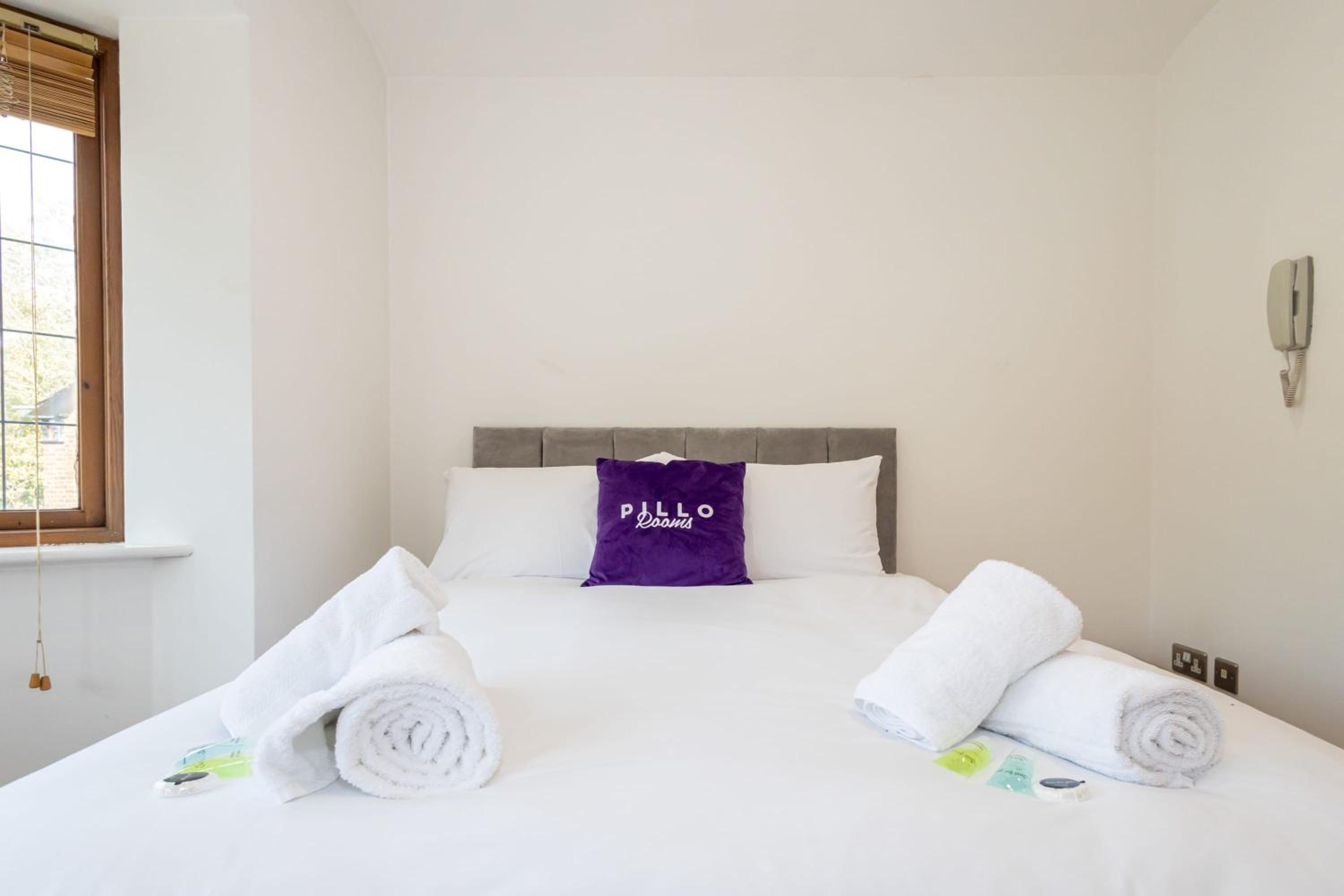 Pillo Rooms - Abbey Grove