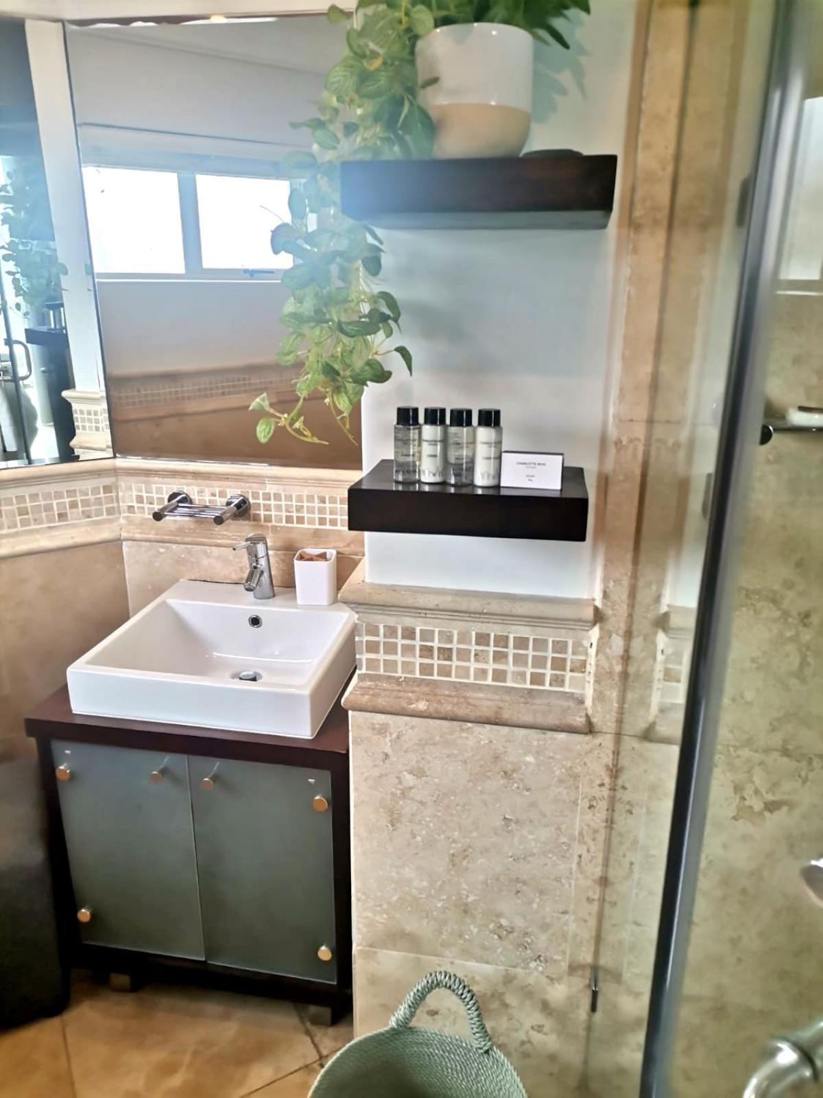 305 Ballito Manor Gardens, Ballito - With Generator