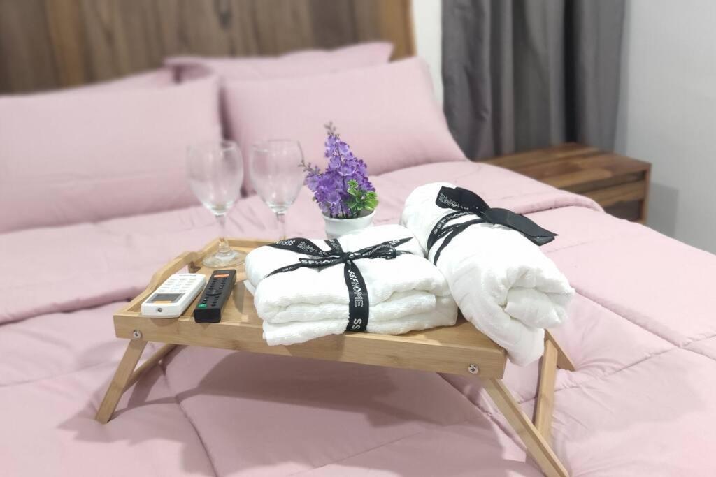 Mid Valley Southkey with Bathtub and Straits View for family toodlers 8 to 14pax