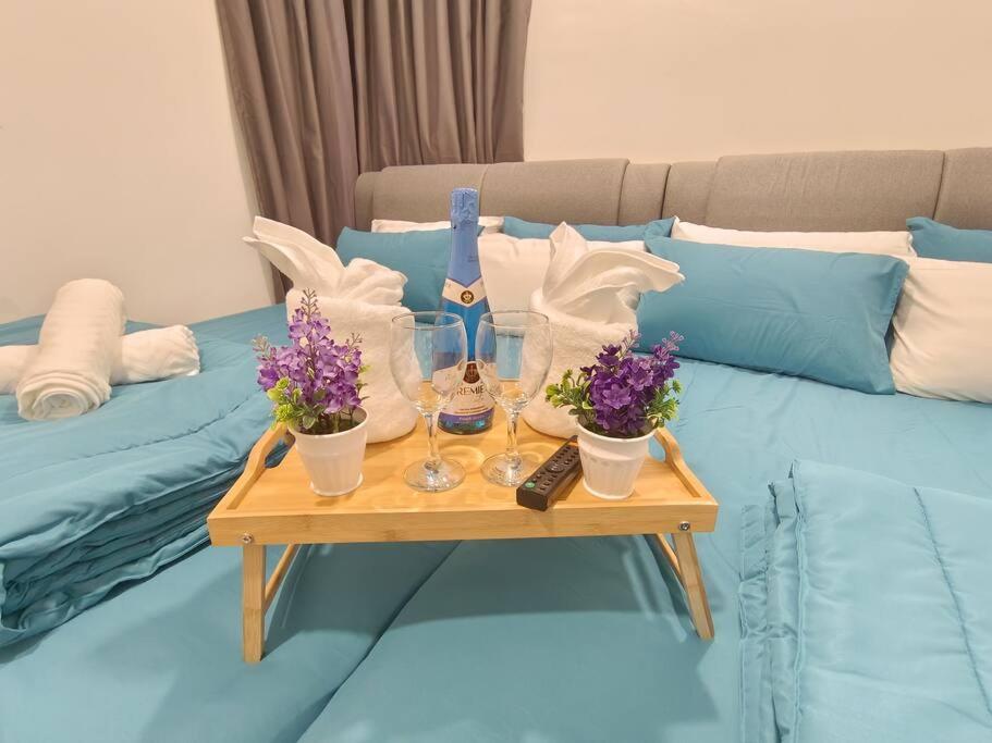 Mid Valley Southkey with Bathtub and Straits View for family toodlers 8 to 14pax