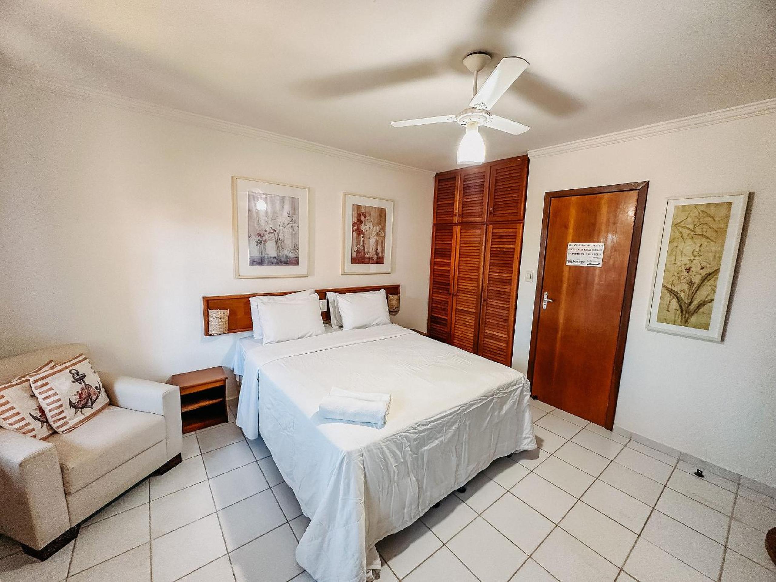 Casas com 2 ou 3 suítes no Residencial Jerusalem 2,frente mar em Coroa Vermelha (BA), condomíonio com piscina, sauna e portaria 24hrs atravessou a rua está